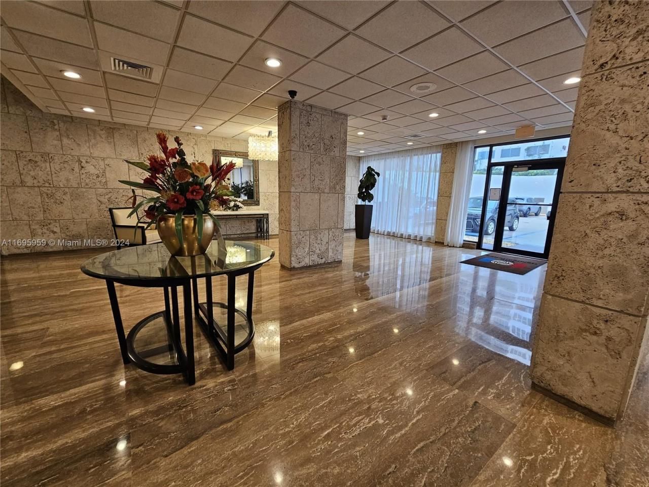 1980 S Ocean Dr, Unit 6J, Hallandale Beach, FL 33009 Photo