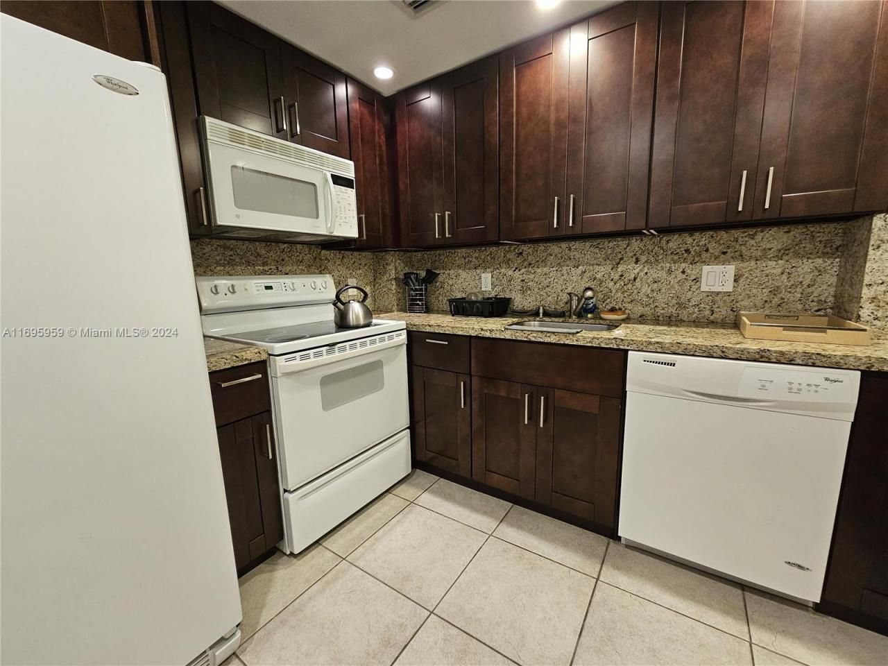 1980 S Ocean Dr, Unit 6J, Hallandale Beach, FL 33009 Photo