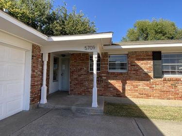 5709 NW BRIARWOOD DR, LAWTON, OK 73505