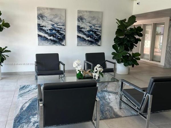 401 Golden Isles Dr, Unit 303, Hallandale Beach, FL 33009