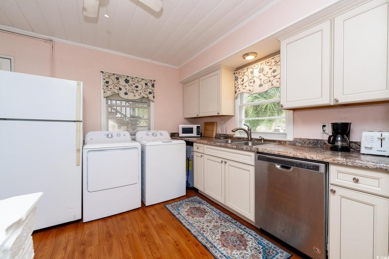 114 N Pinewood Dr. N Photo 30