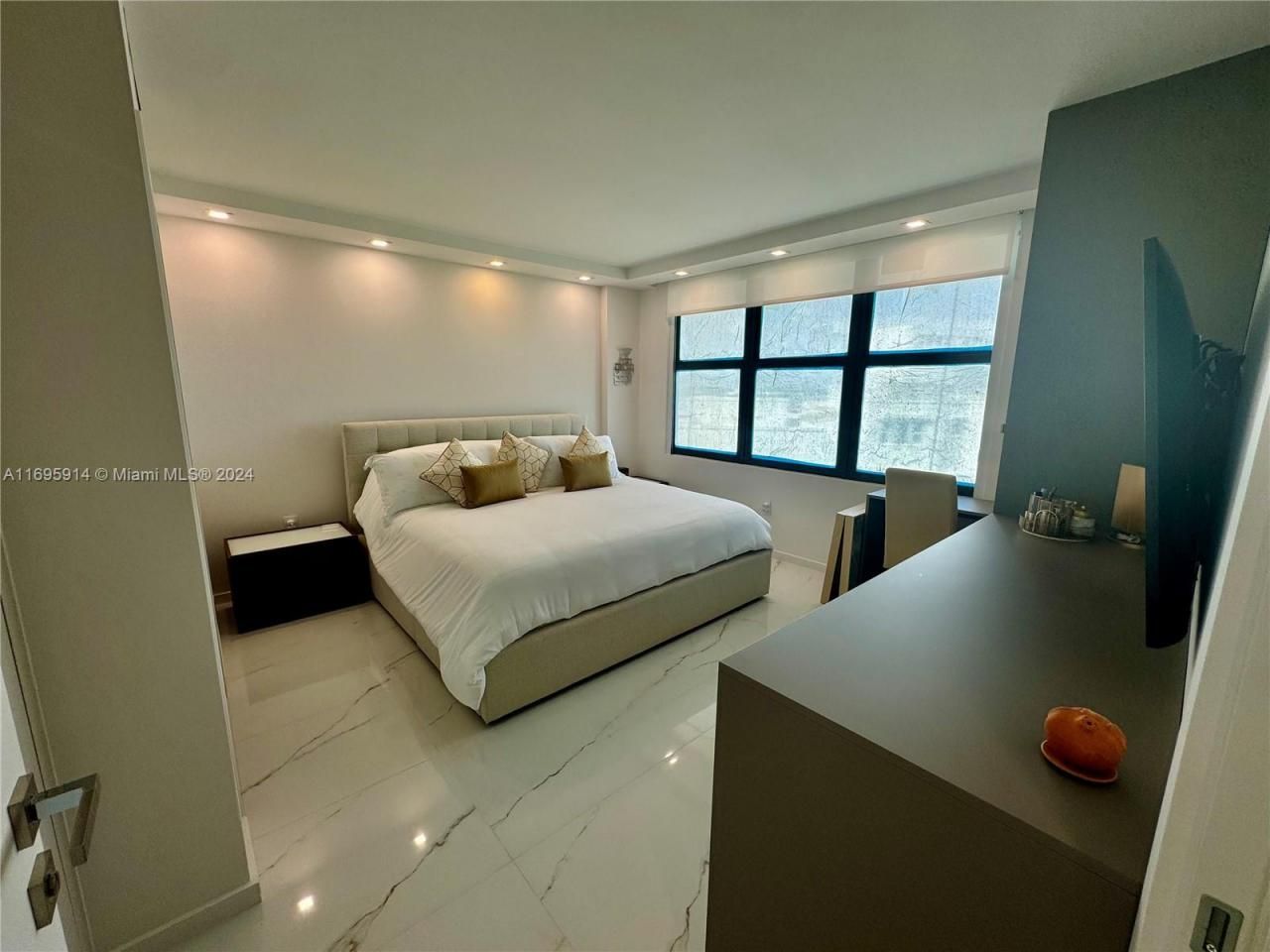 9801 Collins Ave, Unit 20E, Bal Harbour, FL 33154 Photo