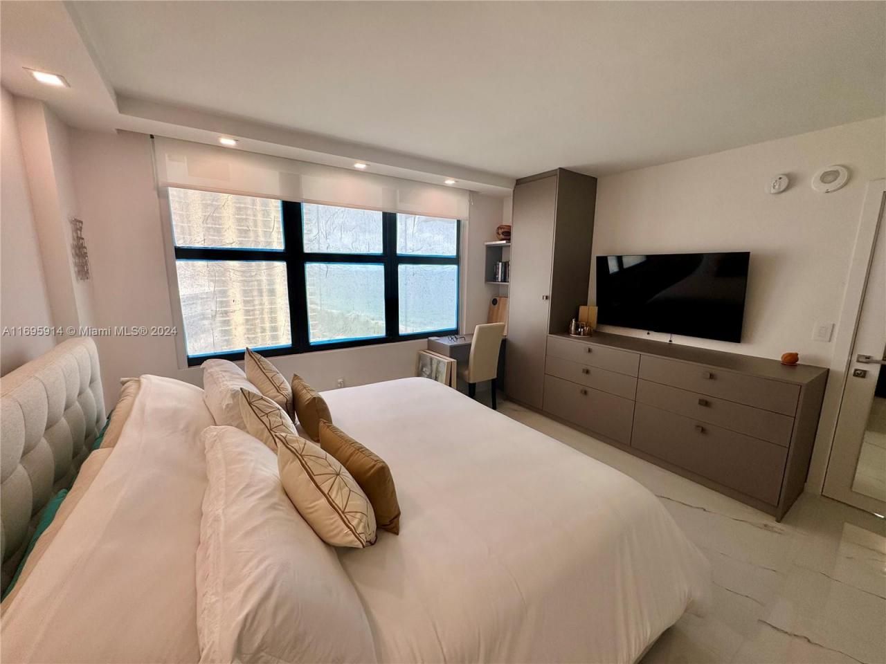 9801 Collins Ave, Unit 20E, Bal Harbour, FL 33154 Photo