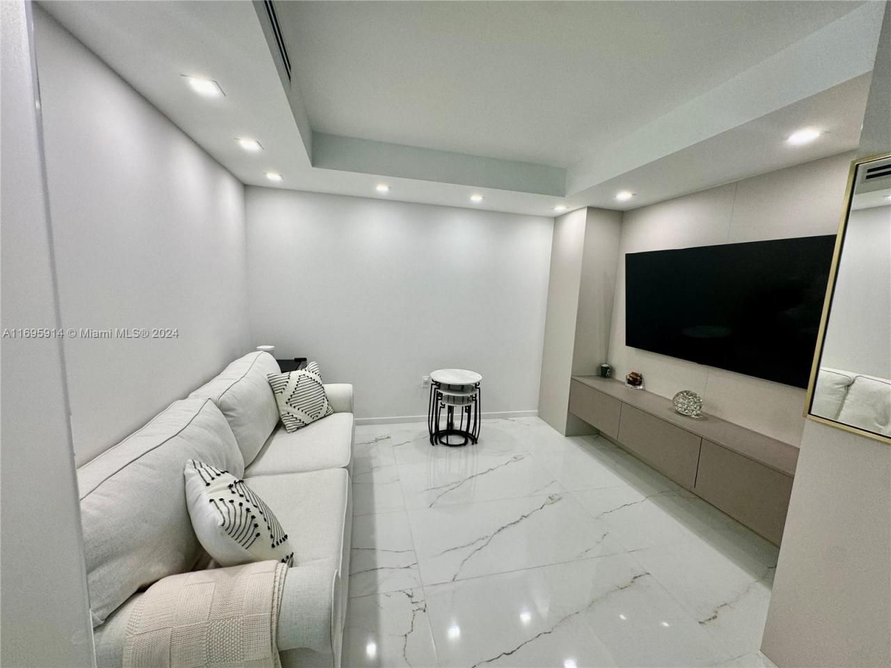 9801 Collins Ave, Unit 20E, Bal Harbour, FL 33154 Photo