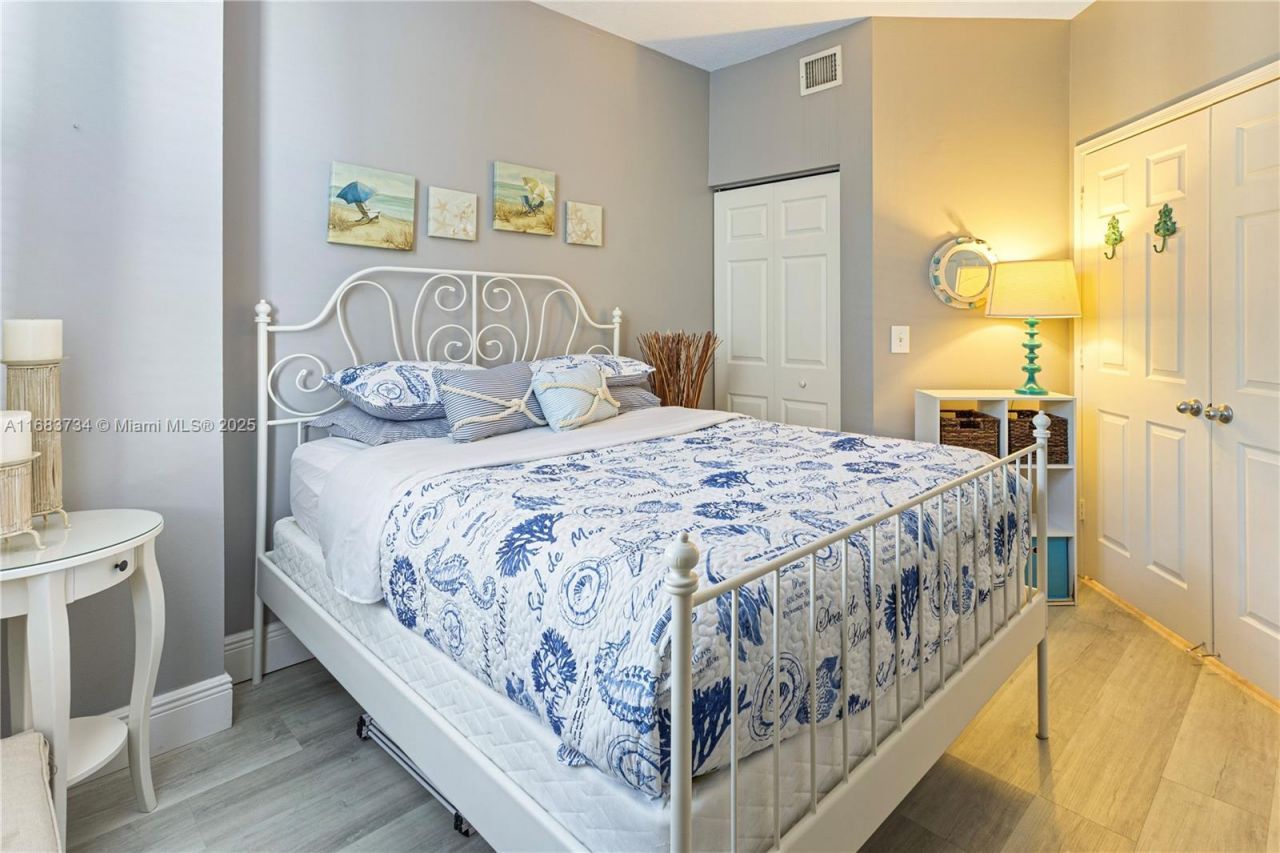 651 Okeechobee Blvd, Unit 202, West Palm Beach, FL 33401 Photo