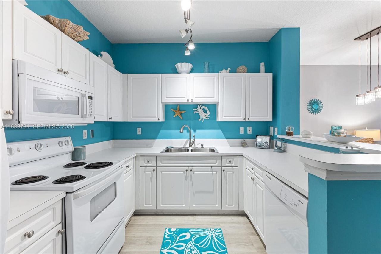 651 Okeechobee Blvd, Unit 202, West Palm Beach, FL 33401 Photo