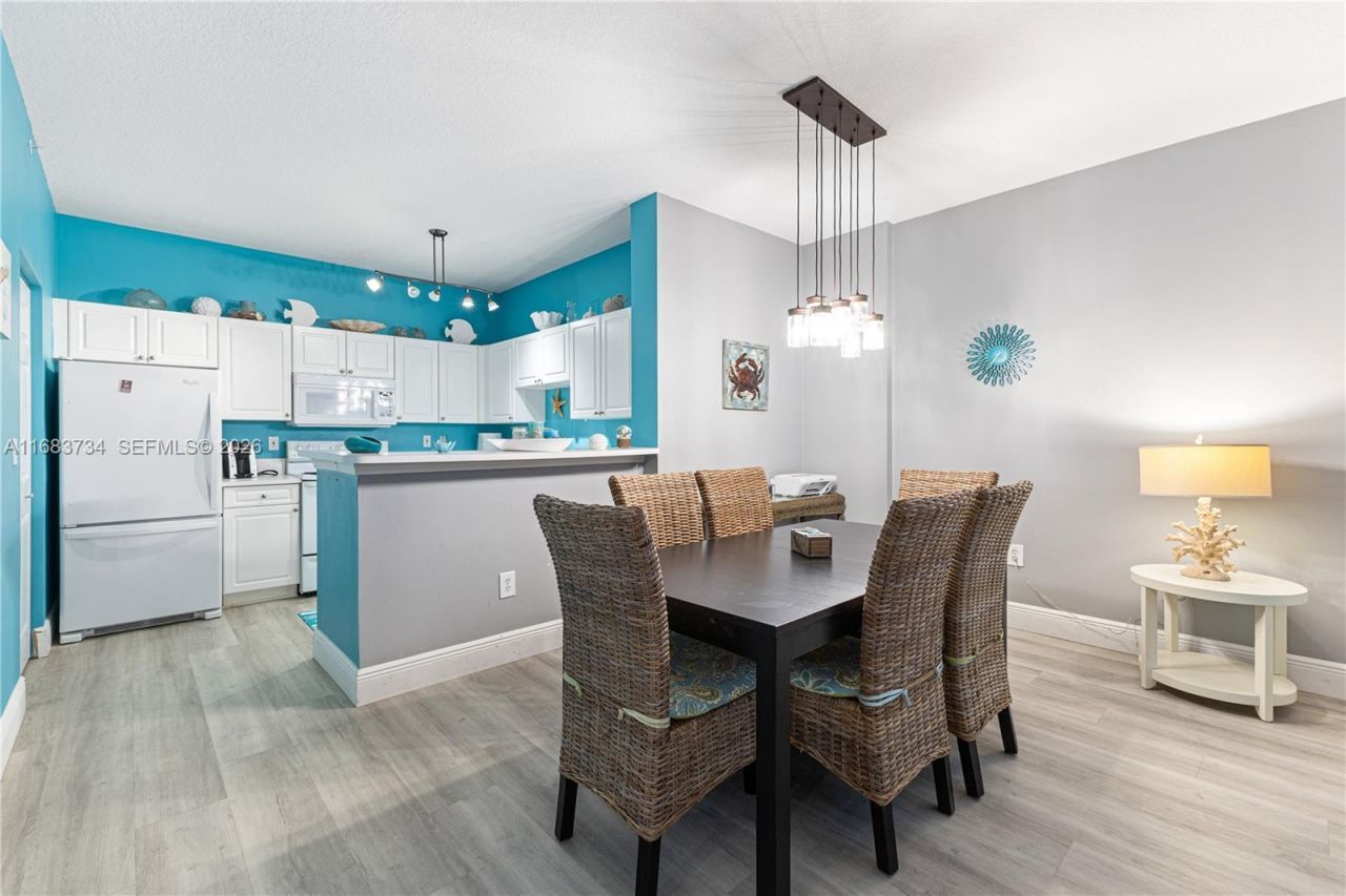 651 Okeechobee Blvd, Unit 202, West Palm Beach, FL 33401 Photo
