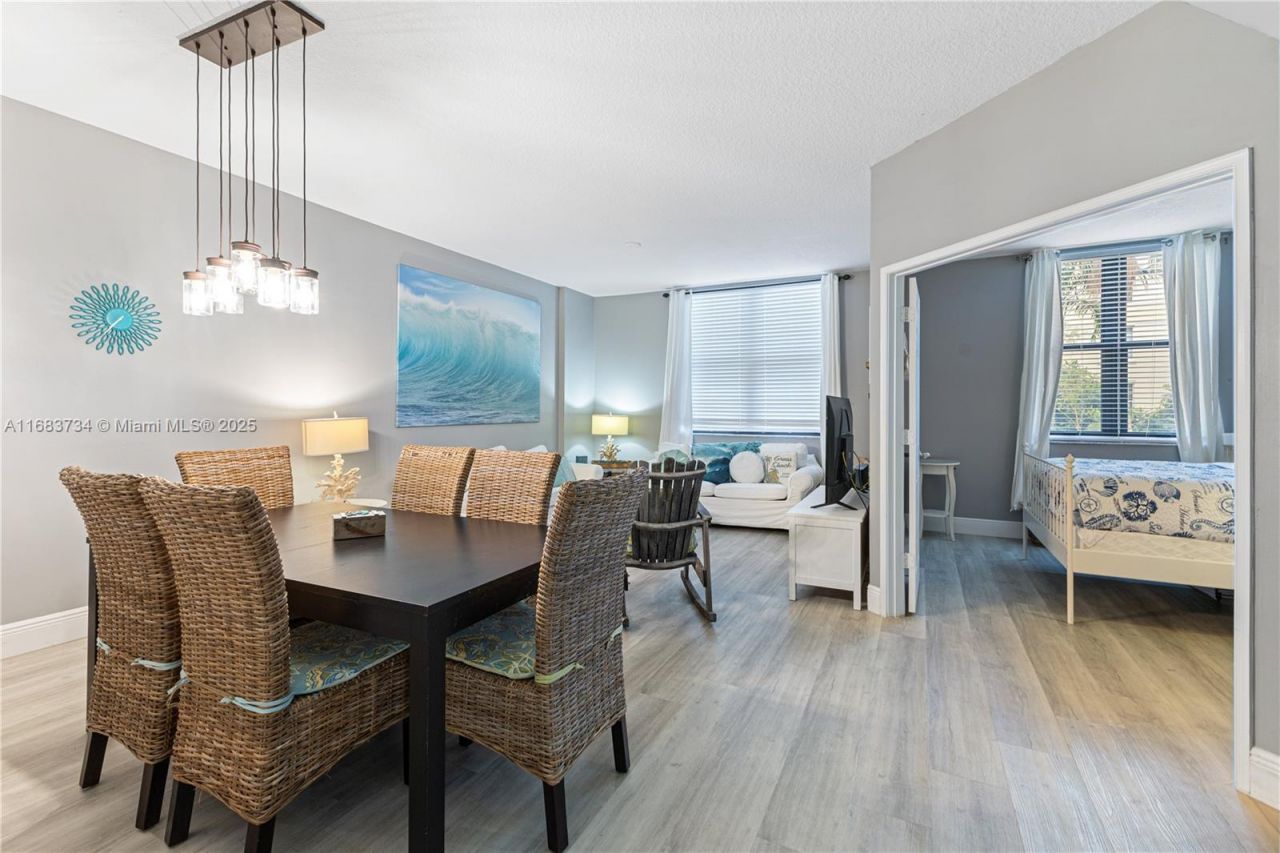 651 Okeechobee Blvd, Unit 202, West Palm Beach, FL 33401 Photo