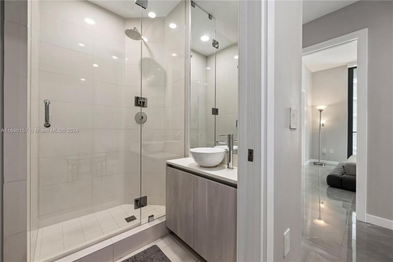 480 NE 31st St, Unit 1207, Miami, FL 33137 Photo