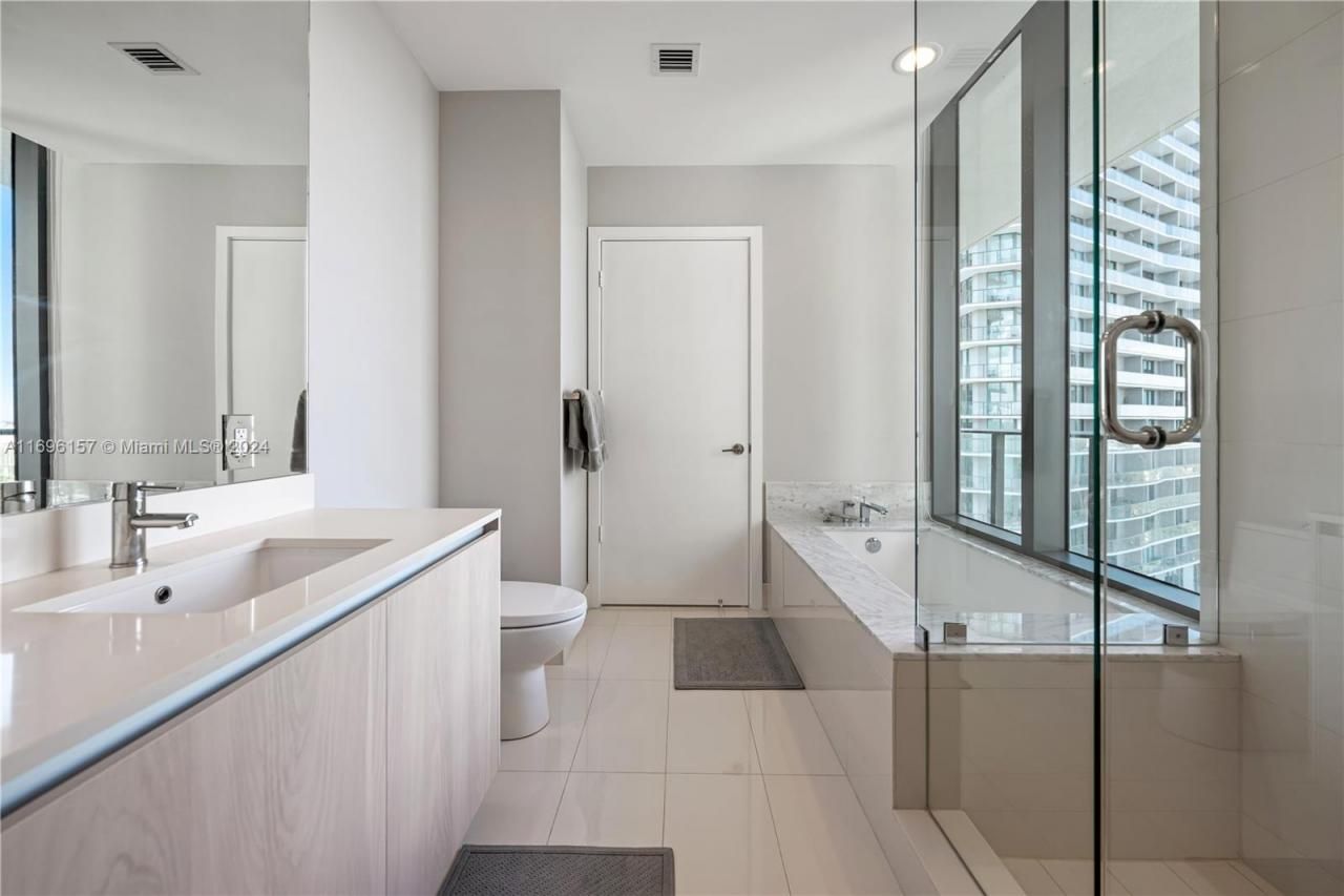 480 NE 31st St, Unit 1207, Miami, FL 33137 Photo