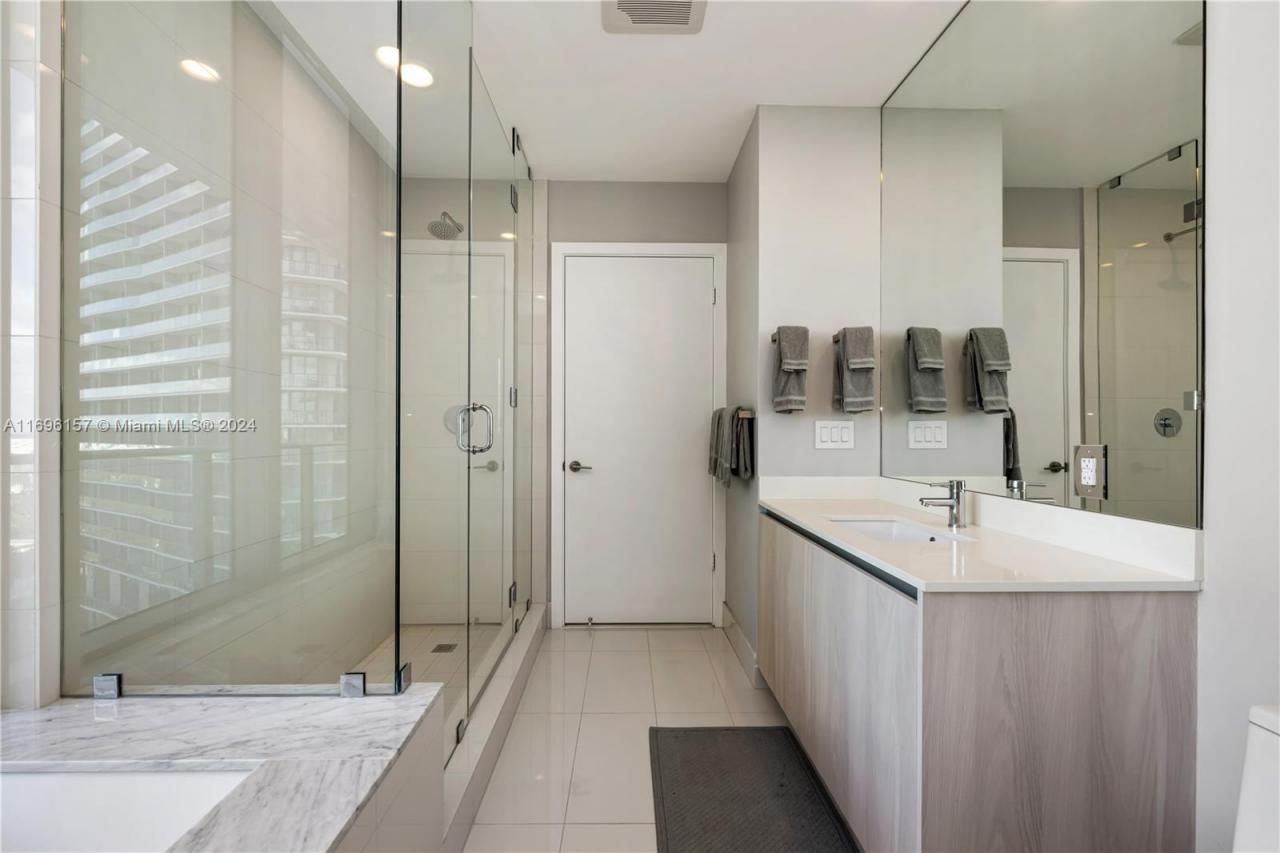 480 NE 31st St, Unit 1207, Miami, FL 33137 Photo