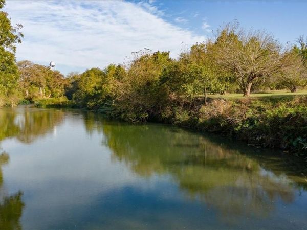 100 Arlene Lane, Martindale, TX 78655