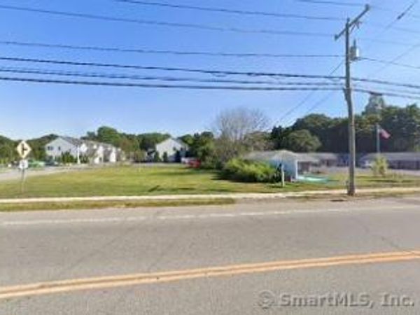 East Main, Clinton, CT 06413