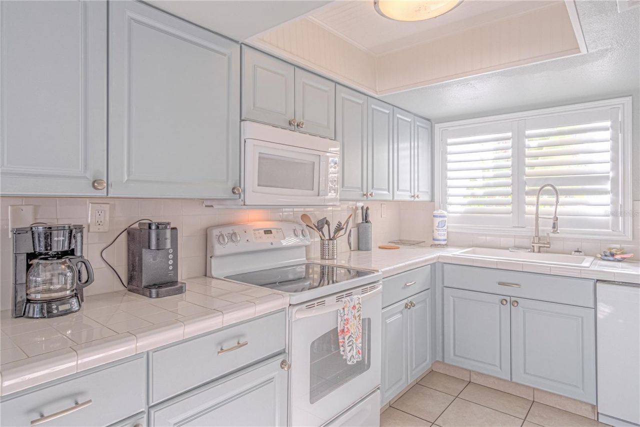 4017 Saxon Drive, New Smyrna Beach, FL 32169 Photo