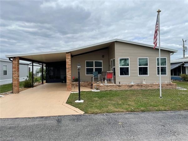 9097 Flamingo CIR, NORTH FORT MYERS, FL 33903