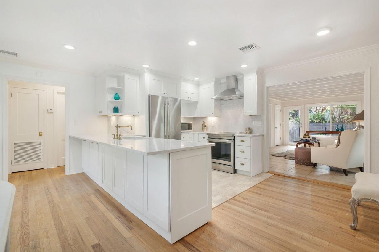 240 Almeria Road, West Palm Beach, FL 33405 Photo