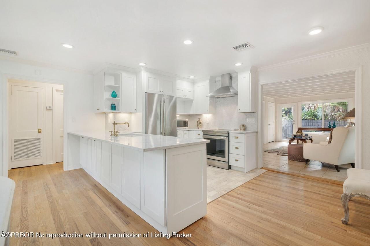 240 Almeria Road, West Palm Beach, FL 33405 Photo