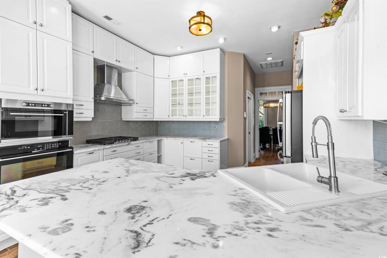 3754 Annandale Dr. Photo 8