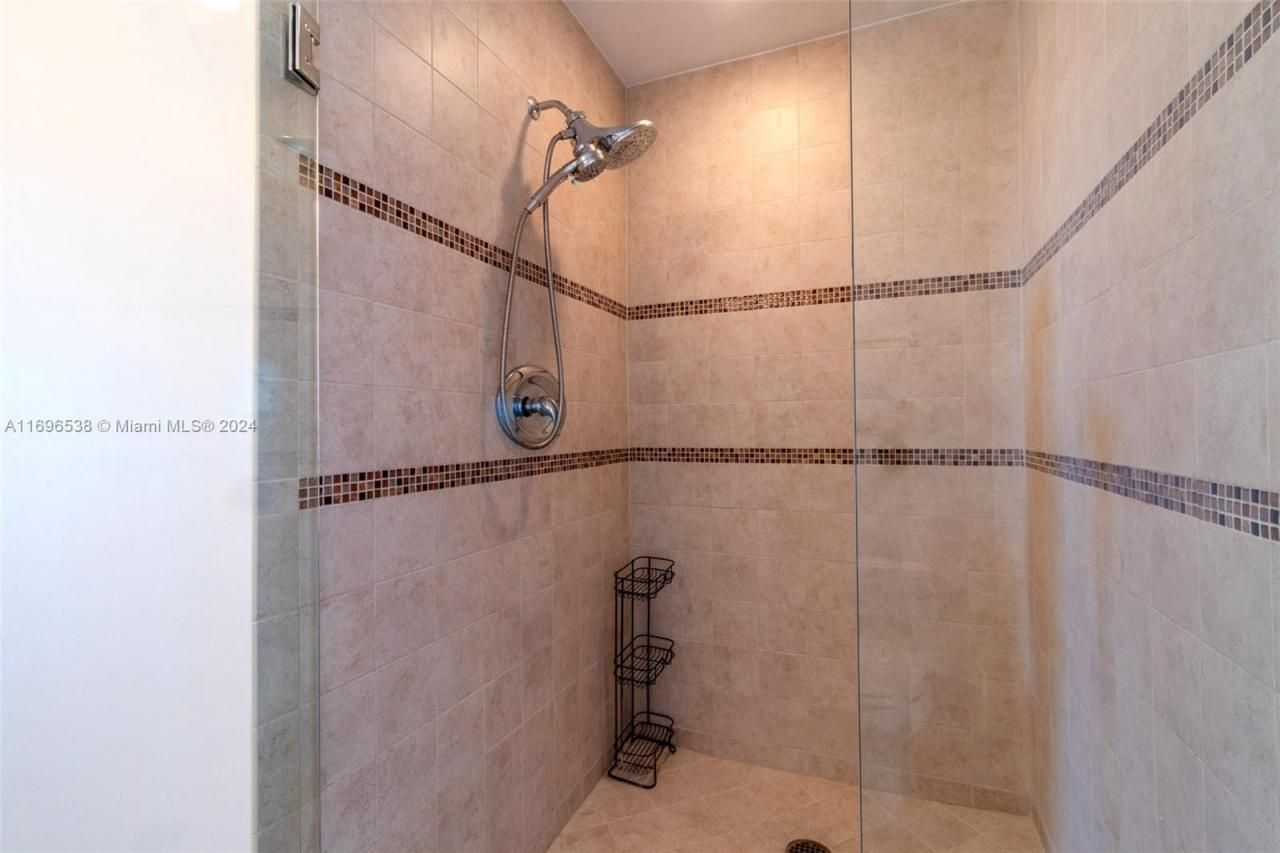 1945 S Ocean Dr, Unit M5, Hallandale Beach, FL 33009 Photo