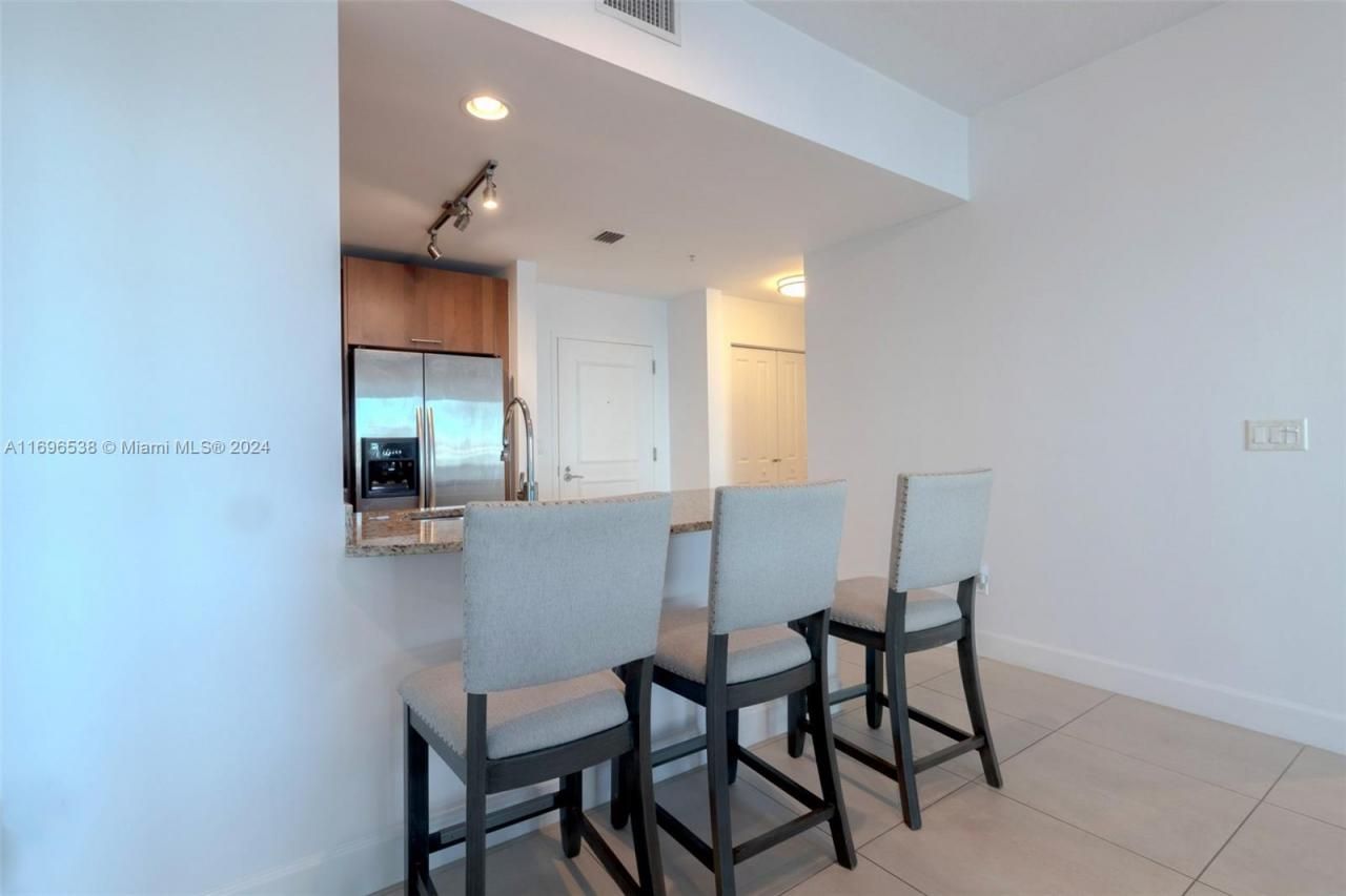 1945 S Ocean Dr, Unit M5, Hallandale Beach, FL 33009 Photo