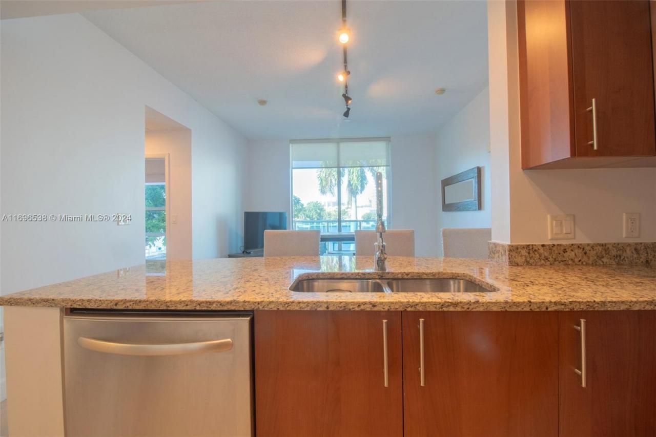 1945 S Ocean Dr, Unit M5, Hallandale Beach, FL 33009 Photo