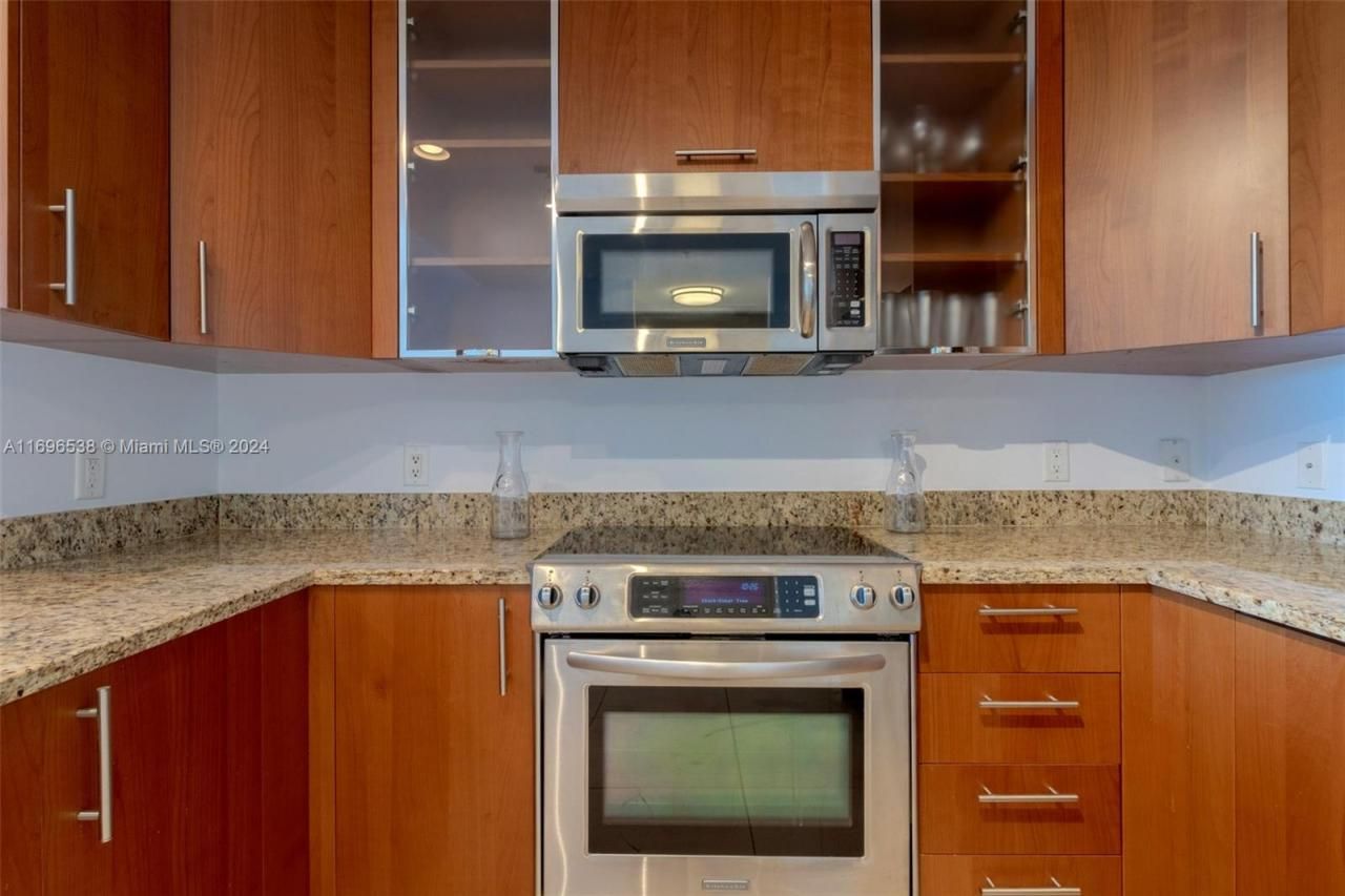 1945 S Ocean Dr, Unit M5, Hallandale Beach, FL 33009 Photo