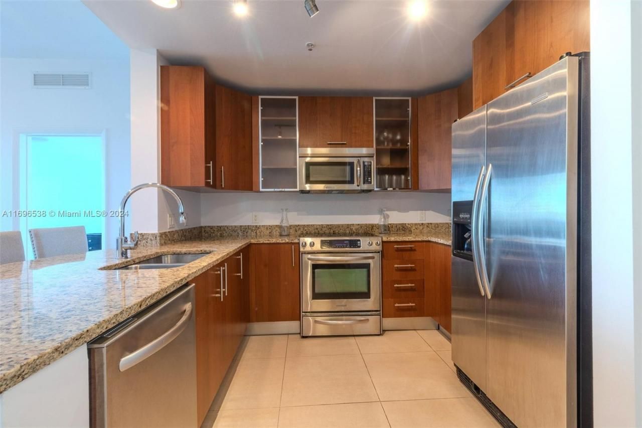 1945 S Ocean Dr, Unit M5, Hallandale Beach, FL 33009 Photo