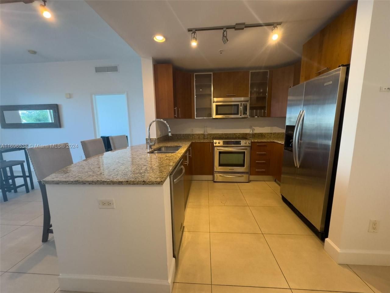 1945 S Ocean Dr, Unit M5, Hallandale Beach, FL 33009 Photo