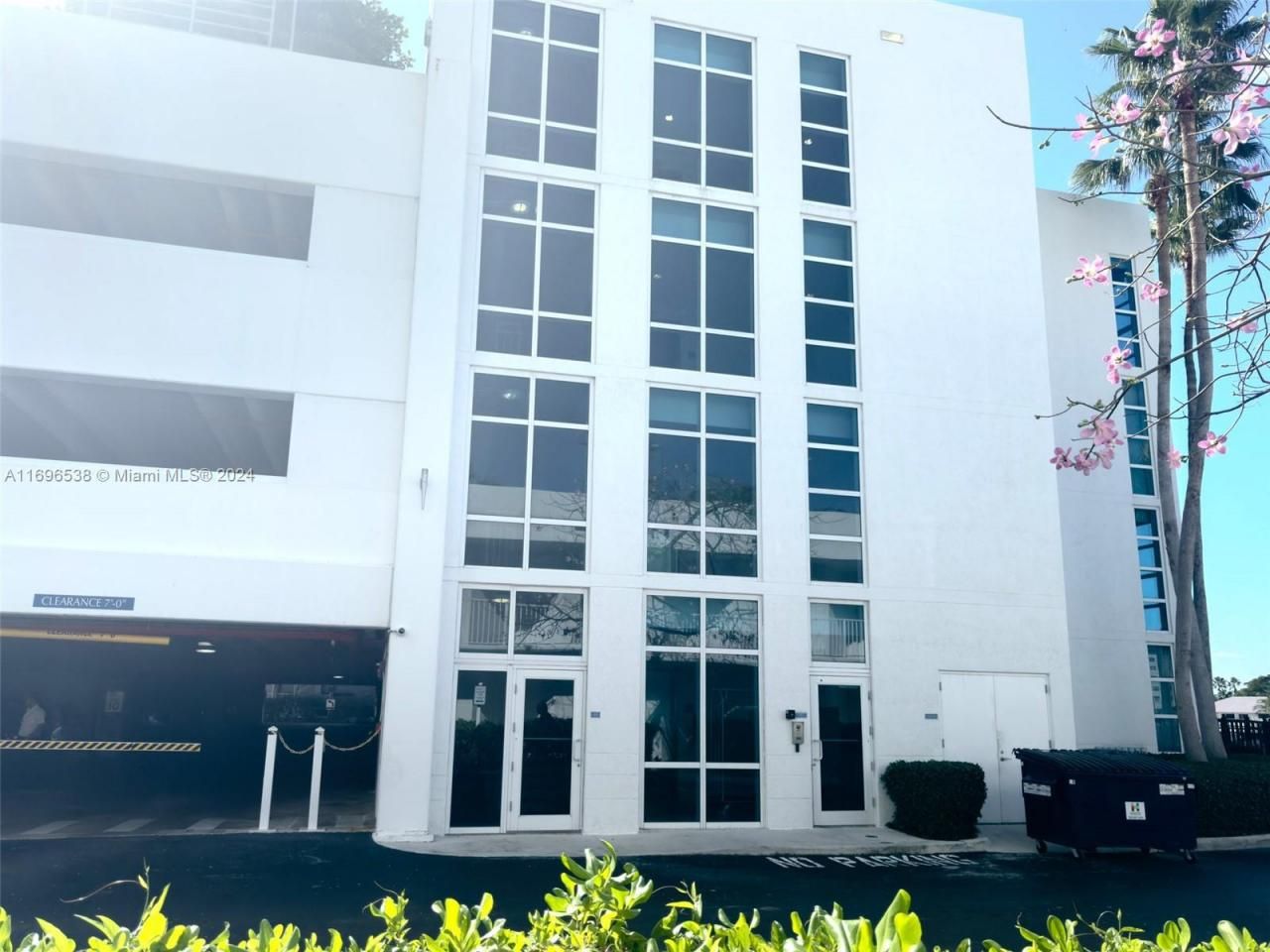 1945 S Ocean Dr, Unit M5, Hallandale Beach, FL 33009 Photo