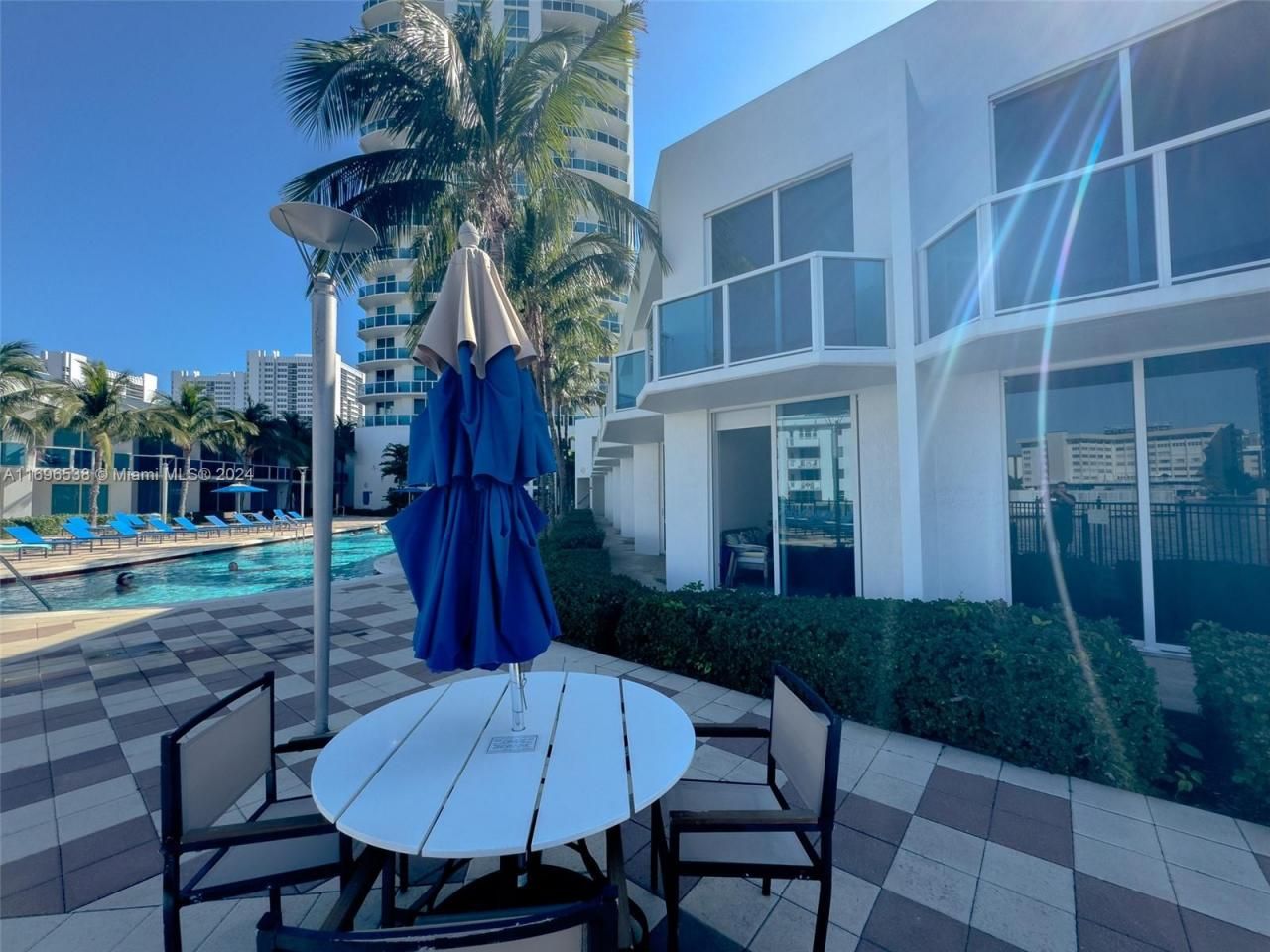 1945 S Ocean Dr, Unit M5, Hallandale Beach, FL 33009 Photo