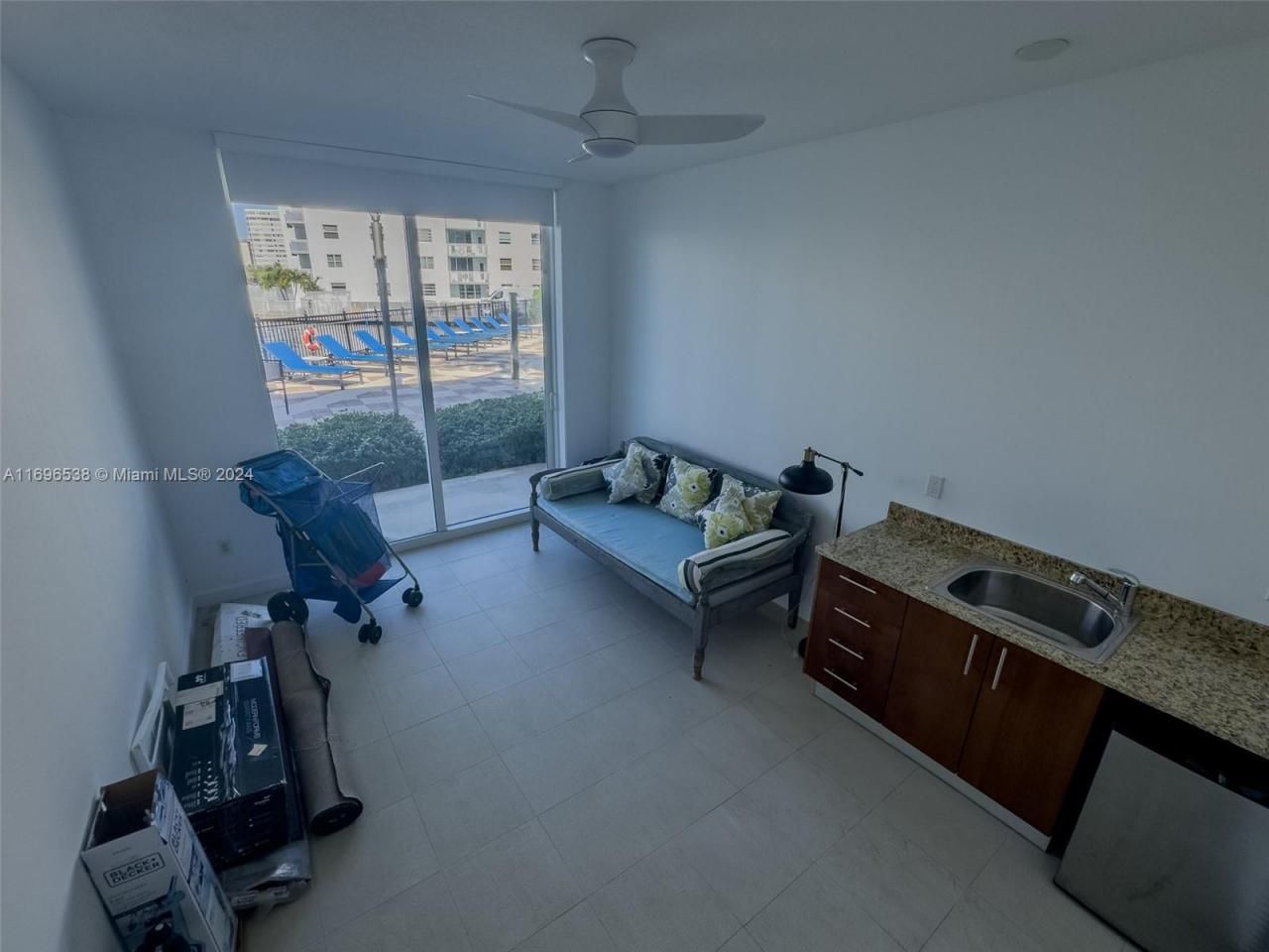 1945 S Ocean Dr, Unit M5, Hallandale Beach, FL 33009 Photo