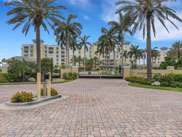 795 COLLANY ROAD, Unit 304, ST PETERSBURG, FL 33715