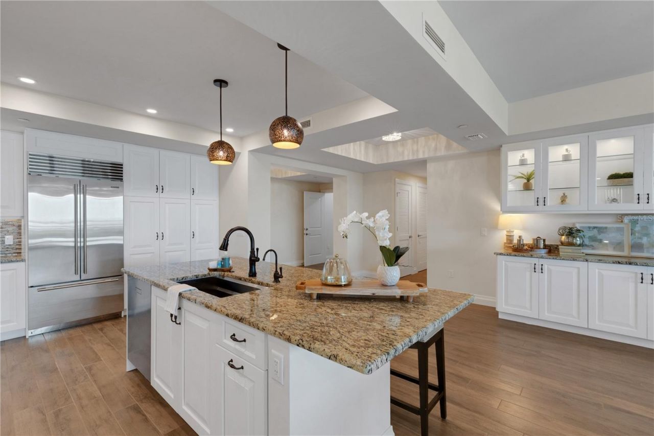 795 Collany Road, Unit 304, Saint Petersburg, FL 33715 Photo
