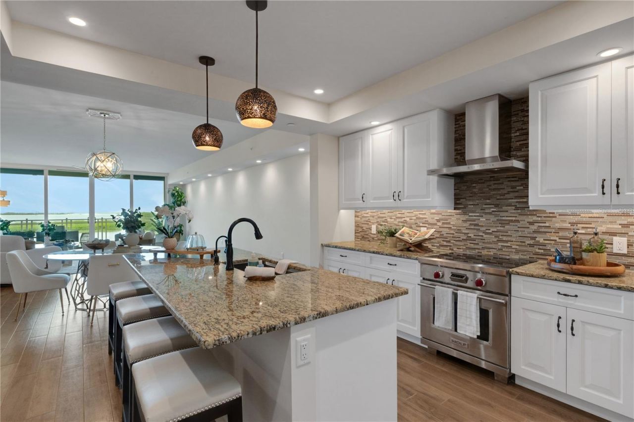 795 Collany Road, Unit 304, Saint Petersburg, FL 33715 Photo