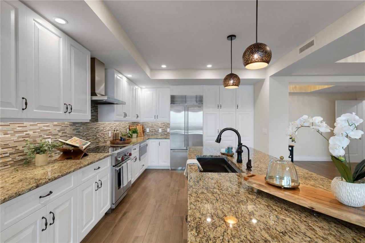 795 Collany Road, Unit 304, Saint Petersburg, FL 33715 Photo