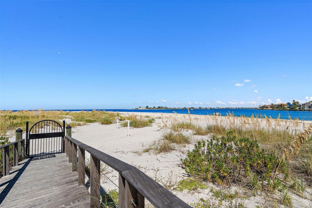 795 Collany Road, Unit 304, Saint Petersburg, FL 33715 Photo