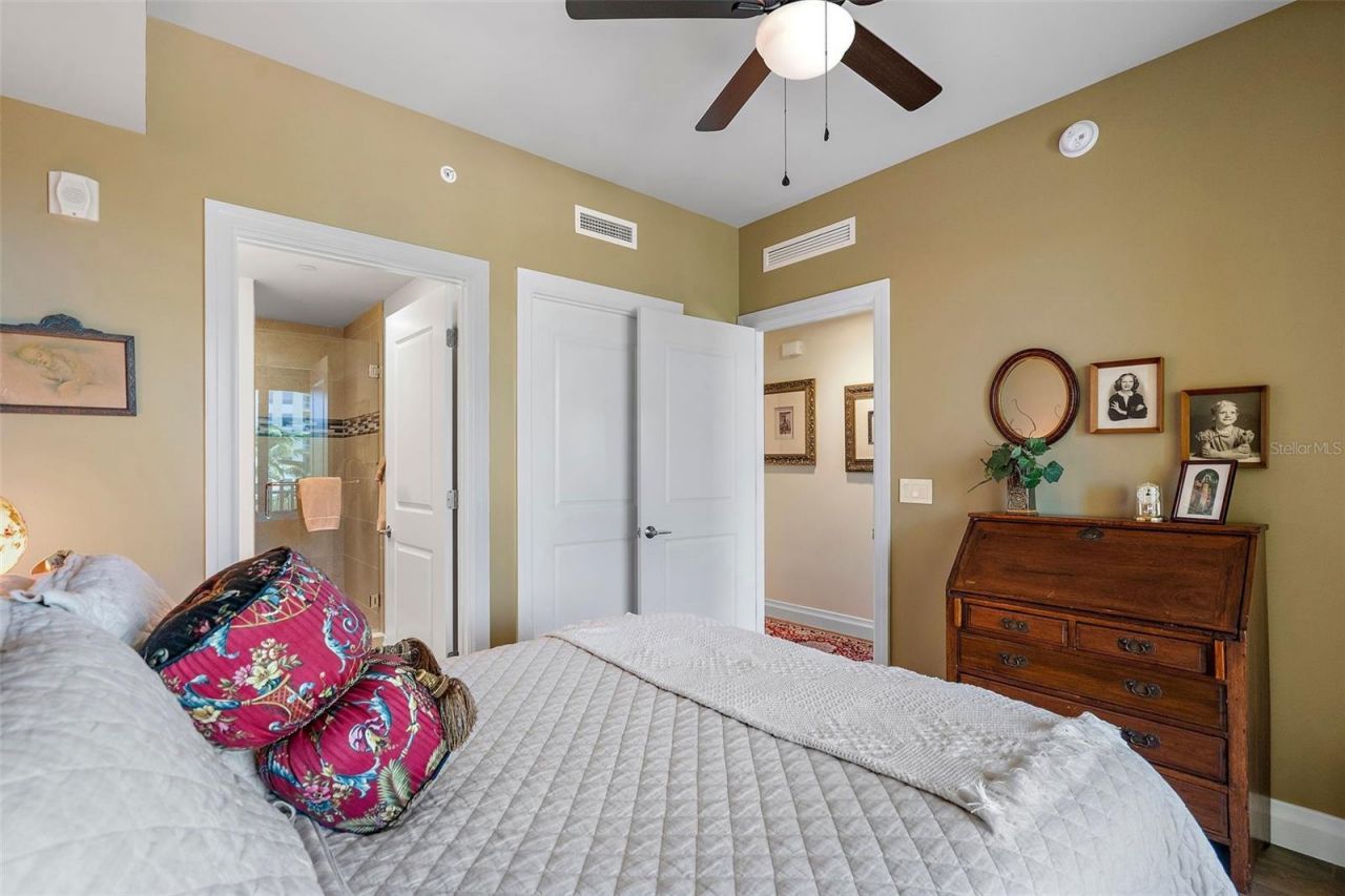 795 Collany Road, Unit 304, Saint Petersburg, FL 33715 Photo