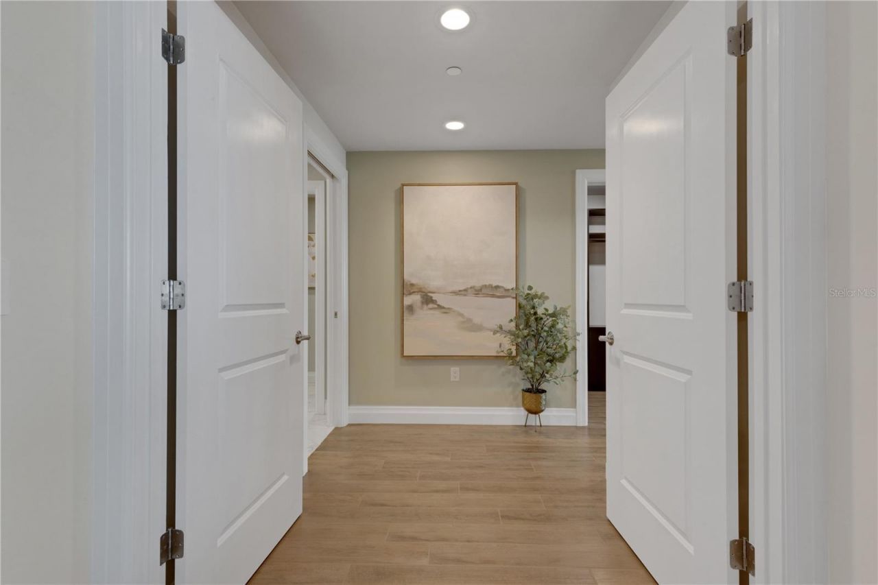 795 Collany Road, Unit 304, Saint Petersburg, FL 33715 Photo