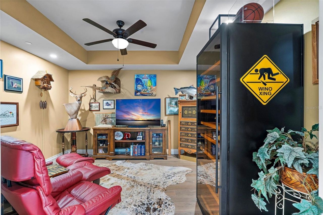 795 Collany Road, Unit 304, Saint Petersburg, FL 33715 Photo