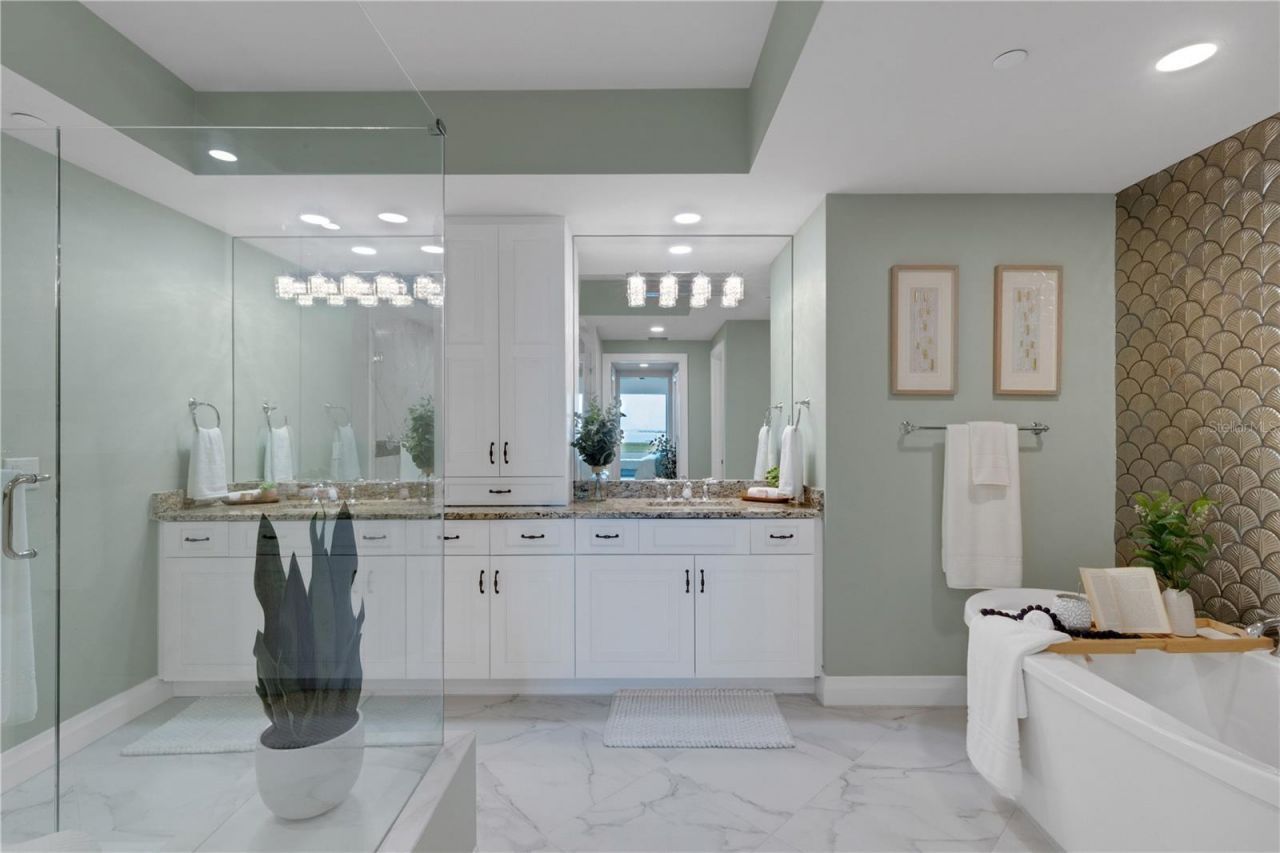 795 Collany Road, Unit 304, Saint Petersburg, FL 33715 Photo