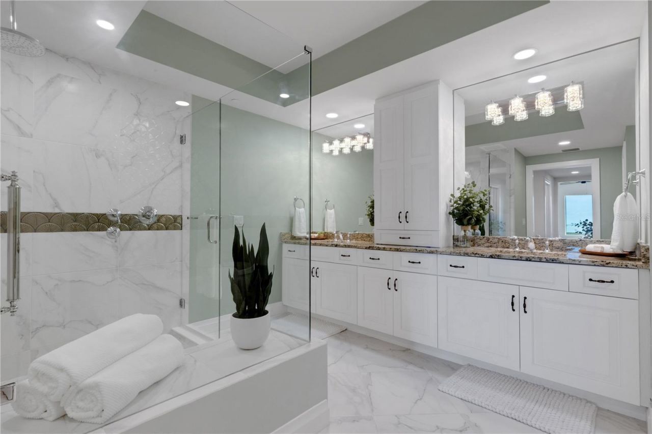 795 Collany Road, Unit 304, Saint Petersburg, FL 33715 Photo