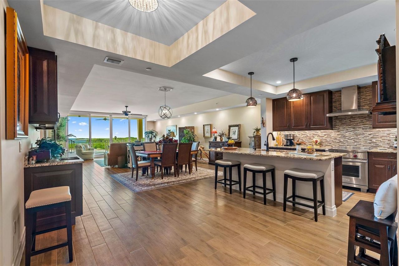 795 Collany Road, Unit 304, Saint Petersburg, FL 33715 Photo