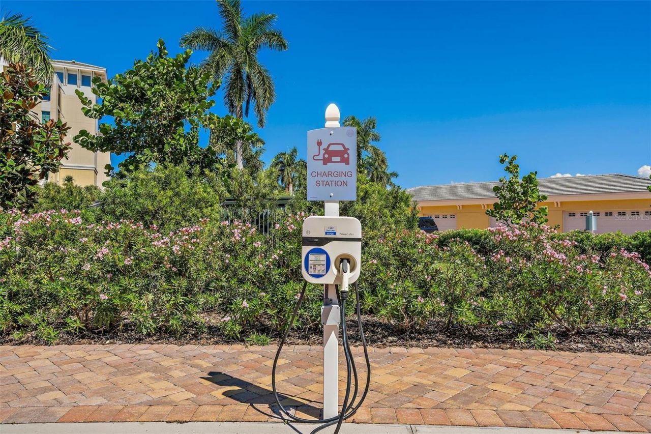 795 Collany Road, Unit 304, Saint Petersburg, FL 33715 Photo