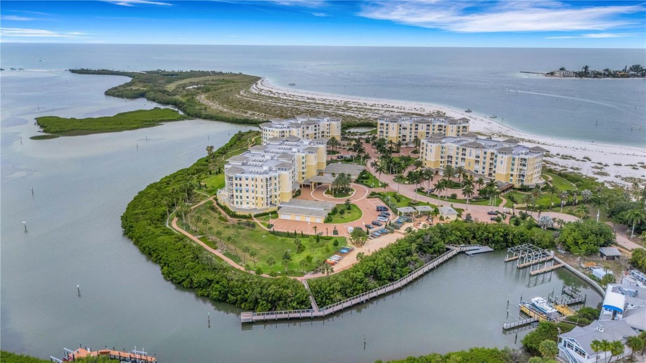 795 Collany Road, Unit 304, Saint Petersburg, FL 33715 Photo
