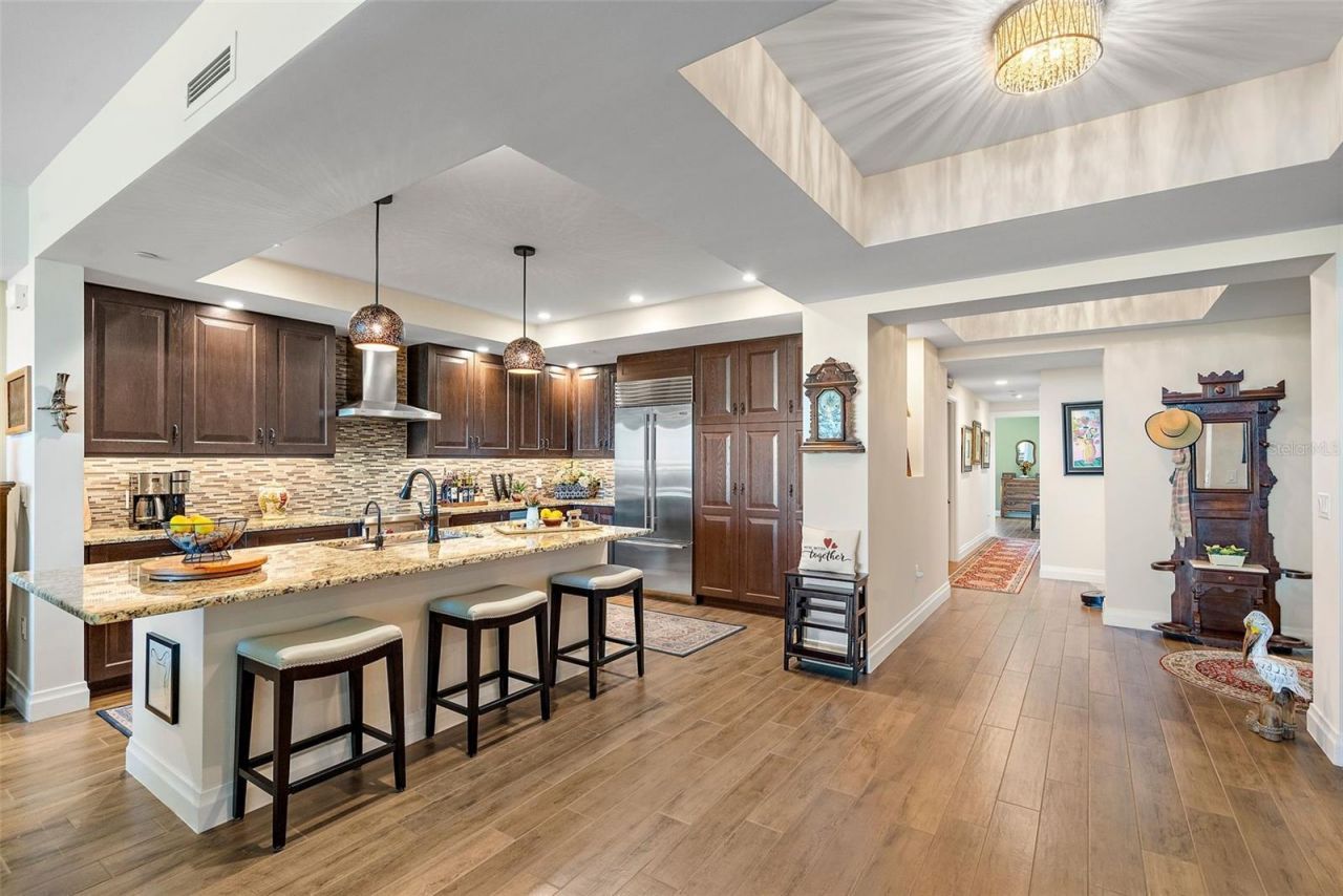 795 Collany Road, Unit 304, Saint Petersburg, FL 33715 Photo