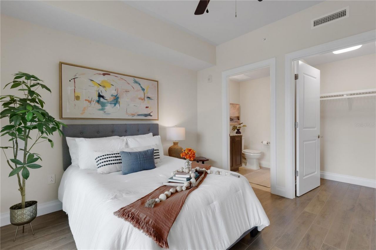 795 Collany Road, Unit 304, Saint Petersburg, FL 33715 Photo
