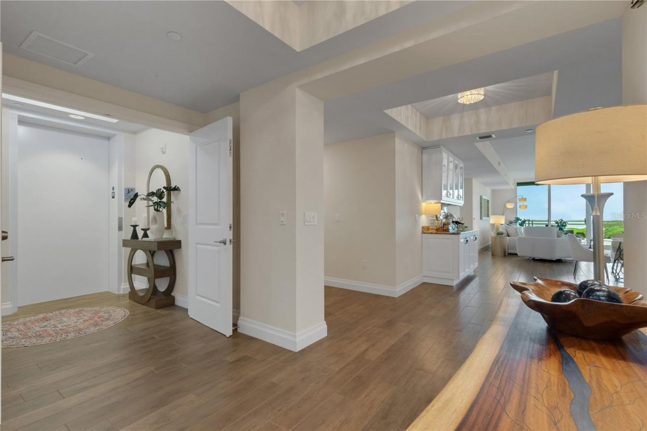 795 Collany Road, Unit 304, Saint Petersburg, FL 33715 Photo