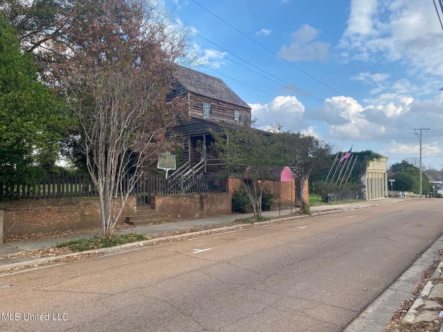 Property Image 1