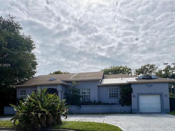 424 90th St, Surfside, FL 33154