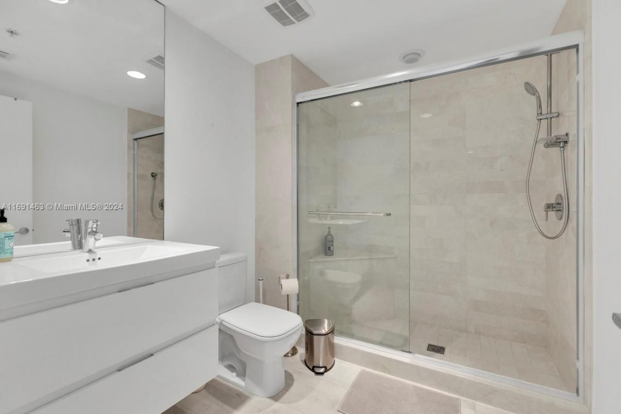 17301 Biscayne Blvd, Unit 1404, North Miami, FL 33160 Photo